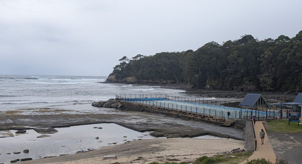 Wollongong pool - travel australia